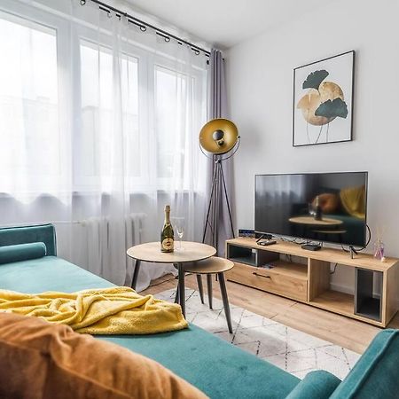 Uroczy Apartament 2 Pokoje - 10 Min Do Morza! Gdansk Exterior foto