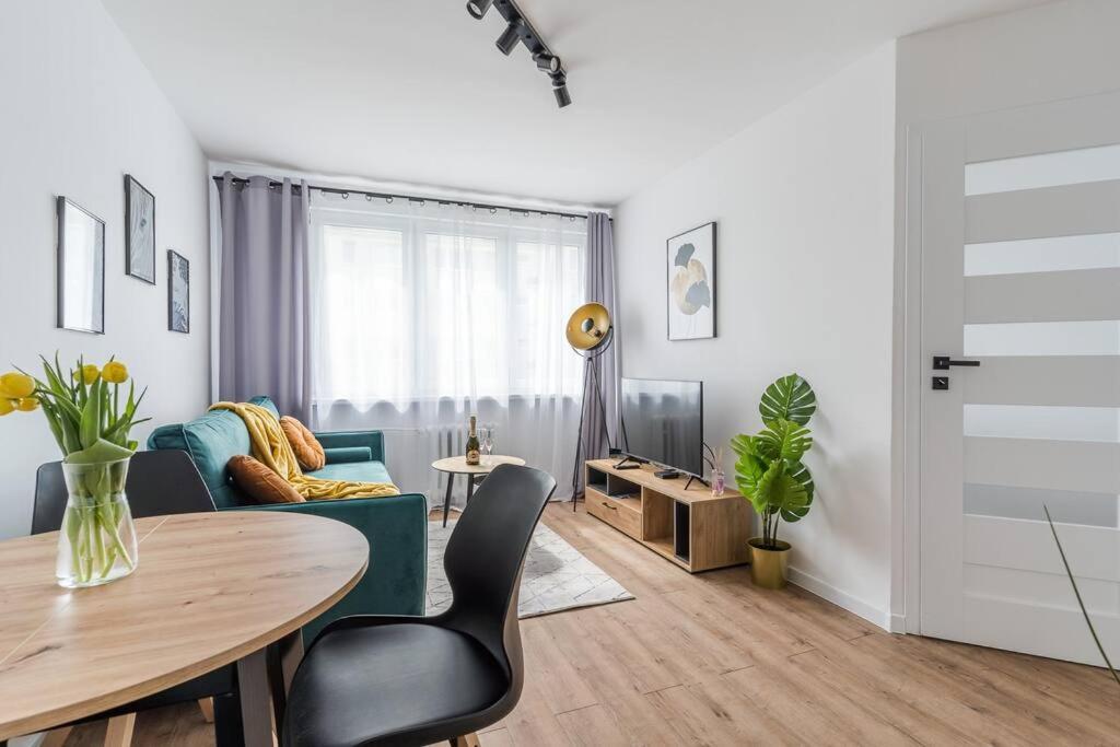 Uroczy Apartament 2 Pokoje - 10 Min Do Morza! Gdansk Exterior foto