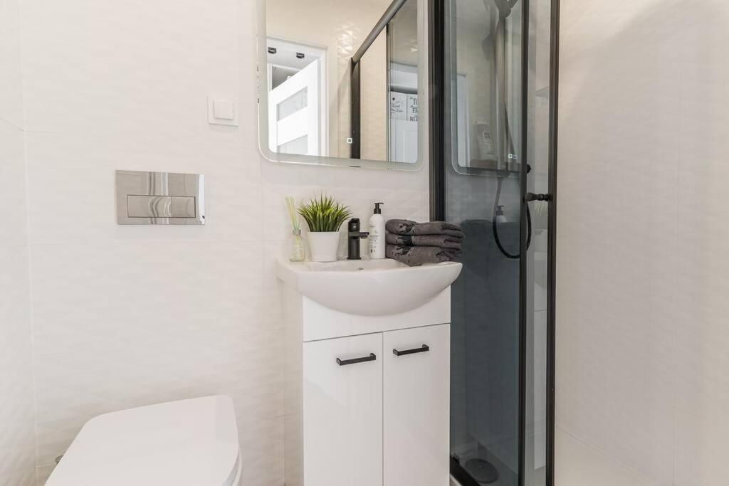 Uroczy Apartament 2 Pokoje - 10 Min Do Morza! Gdansk Exterior foto